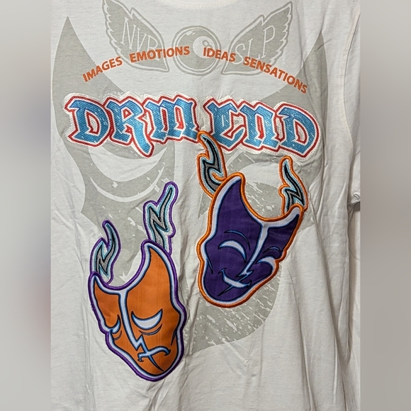 NWT Men's Dreamland Drama Mask Embroidered White T-shirt Size XL - Picture 6 of 10